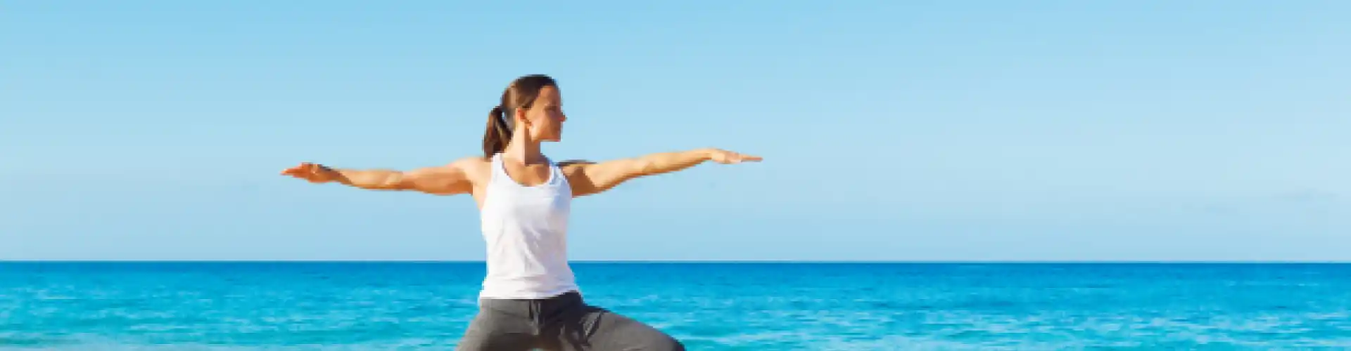 یوگا کلاس: متحرک یوگا روٹین - Online Class by The American Yoga Academy