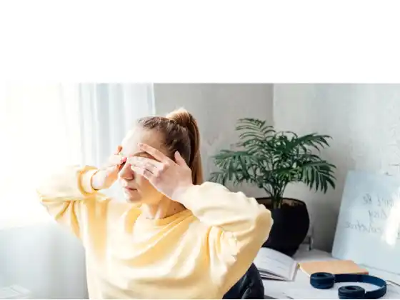 Yüz Yogası ve Masajı: Göz Yorgunluğu, Baş Ağrısı, Migren ve Alerji Rahatlaması İçin Göz Yogası ve Masajı