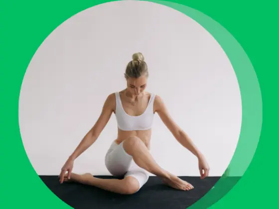 Empowered Vinyasa: Yoga Flow für Fortgeschrittene