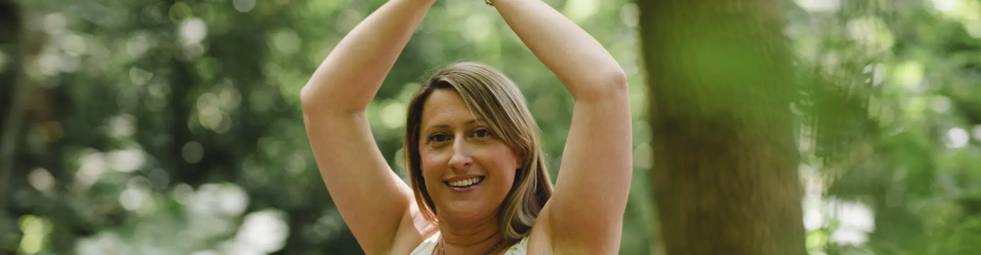 Yoga Penyembuhan Restoratif - 4/4 sesi Juli - Online Class by Sarah Evans 