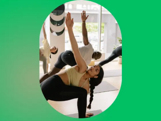 赋能 Vinyasa：中级瑜伽流程